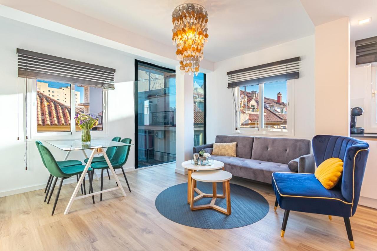 Happy Lounge Apartment Fuengirola Bagian luar foto